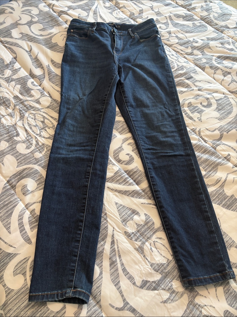 Vera Wang Dark Indigo Skinny Jeans